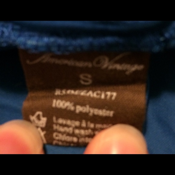 Women’s Blue Silky Dress Shirt Size Small/Medium - Picture 4 of 4